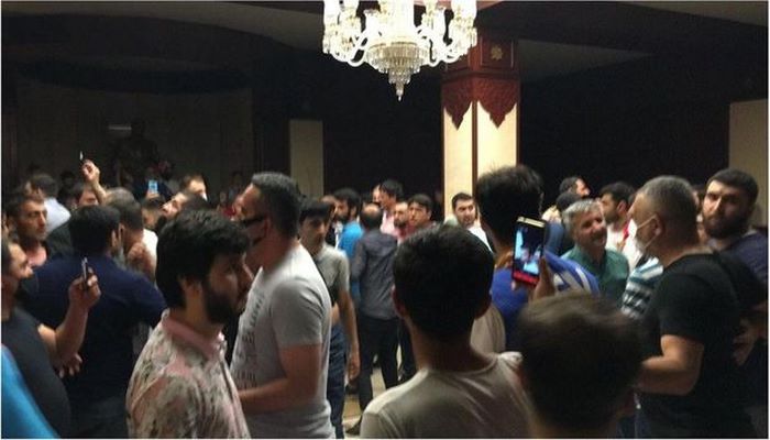 Baş Prokurorluq Milli Məclisdə ictimai asayişi pozaraq həbs olunanların görüntülərini yaydı