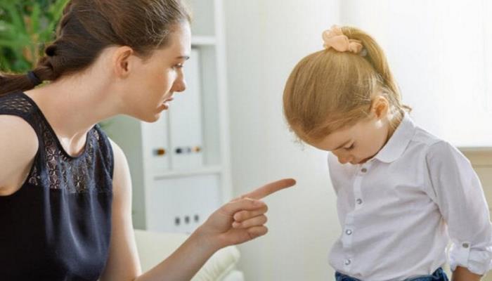 "Başqalarının uşağına irad bildirmək düzgün deyil" - Psixoloq