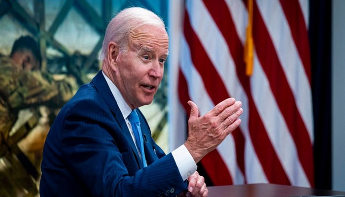 Bayden deyir ki, Orbanın məqsədi diktaturadır