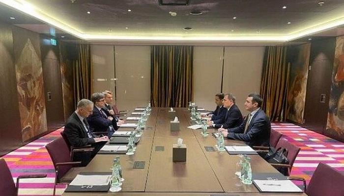 Bayramov Obrayenlə görüşdü: Ermənilərin sərhəd təxribatı...