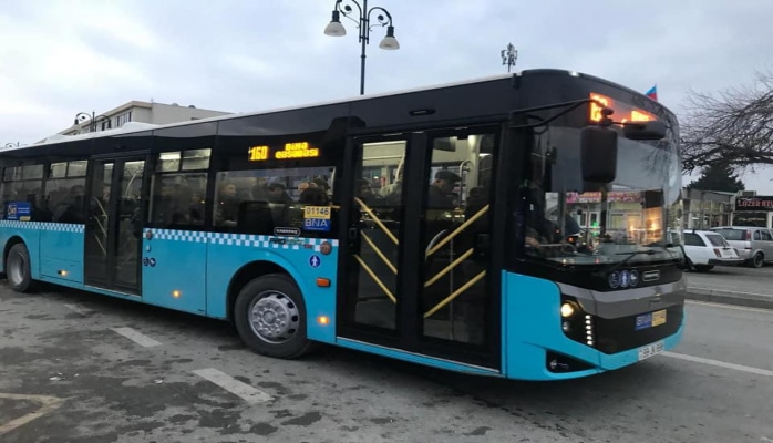 В Баку начали функционировать 12-метровые автобусы