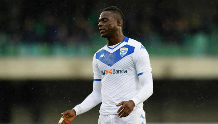 "Брешия" расторгла контракт с футболистом Балотелли