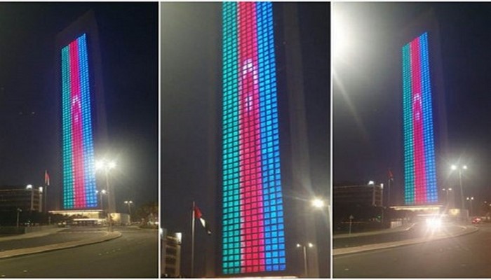 BƏƏ-də Milli Neft Şirkətinin binası üzərində Azərbaycan bayrağı əks olunub