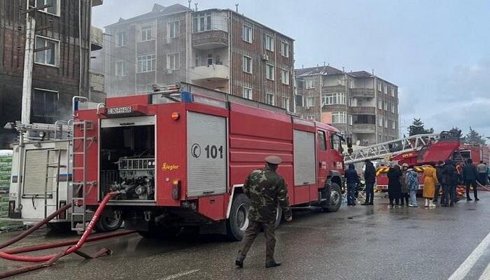 Binəqədidə yaşayış binasında yanğın: 14 nəfər xəsarət aldı