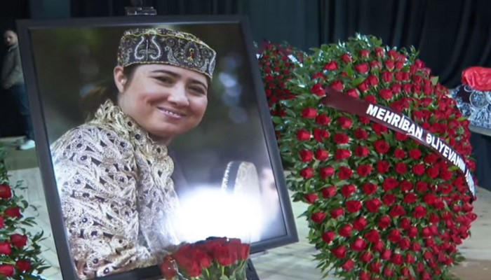 Birinci vitse-prezident Mehriban Əliyeva Aygün Bəylərin vida mərasiminə əklil göndərib