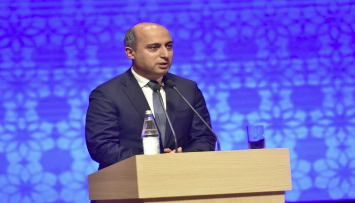 Bölgələrdə də tibb fakültələrinin açılması istiqamətində işlər görülməlidir - Emin Əmrullayev