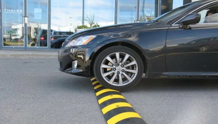 Bütün sürücülər üçün vacib məsləhət - maneədə əyləcə basmayın