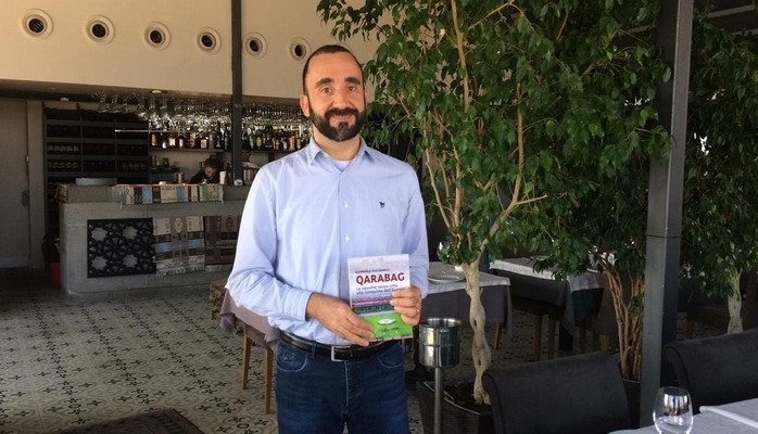 В Баку состоялась презентация книги итальянского автора "Карабах" - команда без города, покоряющая Европу"