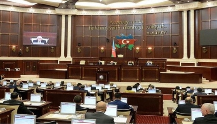 Milli Məclis yeni Baş naziri müzakirə edib