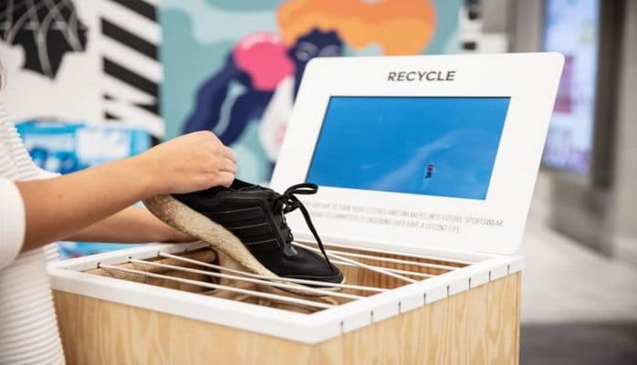 “Adidas” köhnə geyimləri yeniləri ilə əvəz edir