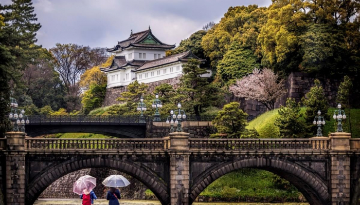 В Токио открыли для публики сады императорского дворца