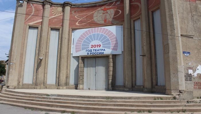 Почему не функционирует Государственный азербайджанский театр в Дербенте