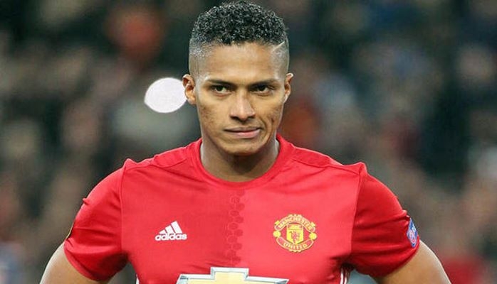 Antonio Valensiya "Mançester Yunayted"in əsas kapitanı olacaq