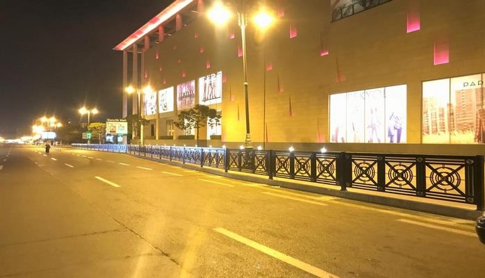 "Gənclik Mall"un qarşısında taksilər üçün xüsusi məntəqələr yaradılıb