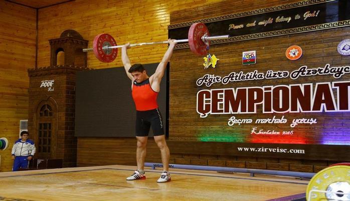 Ağır atletika üzrə mərhələ yarışları keçirilib