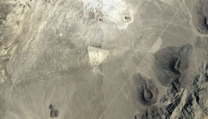 Nevada səhrasında müəmmalı ağ piramida — Yadplanetlilərin sirli bazası