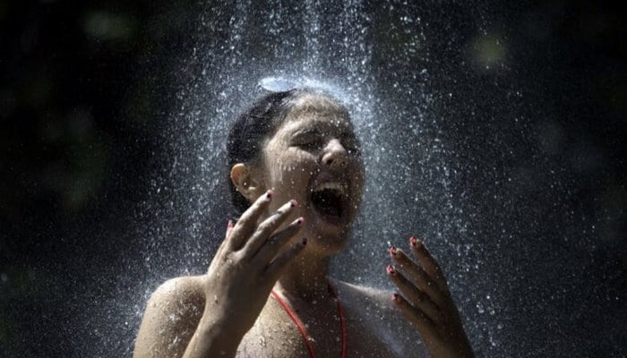 Alman həkim koronavirusdan qorunmağın beş əsas yolunu açıqlayıb
