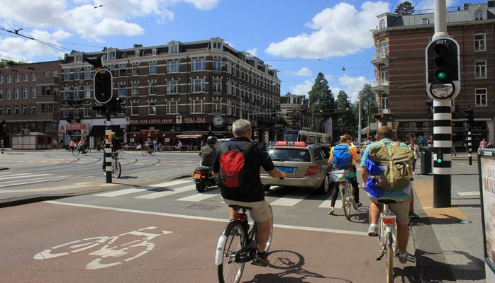 Niderlandda velosipedçilər qurğulardan istifadəyə görə cərimələnəcək