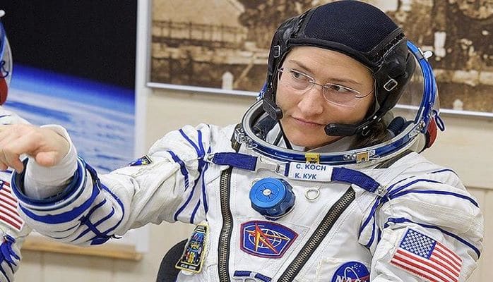 Kristina Kuk qadınlar arasında kosmosda ən çox vaxt keçirmiş astronavt kimi rekord vurub