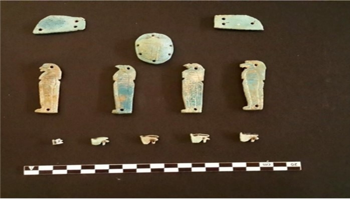Египетские археологи в Асуане обнаружили саркофаг с хорошо сохранившейся мумией