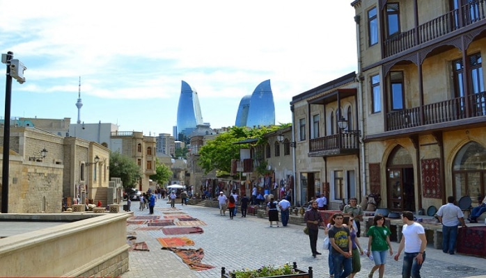 Dövlət və hökumət başçılarının xanımları İçərişəhərdə