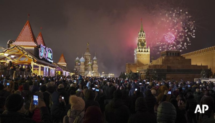 Yeni ili xaricdə qeyd etmək neçəyədir? – Siyahı