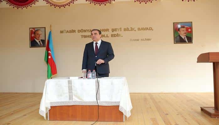 Niyazi Bayramov Gəncənin Gülüstan qəsəbəsinin sakinləri ilə görüşüb