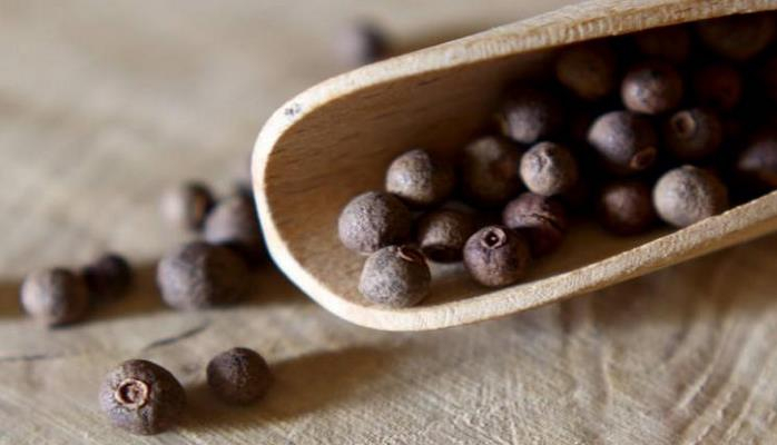 Медики рассказали о пользе чёрного перца для профилактике рака