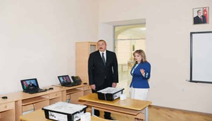 Глава государства ознакомился с условиями, созданными после капитального ремонта в средней школе № 8