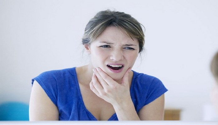 Что делать, если щелкает челюсть при открывании рта: причины, последствия