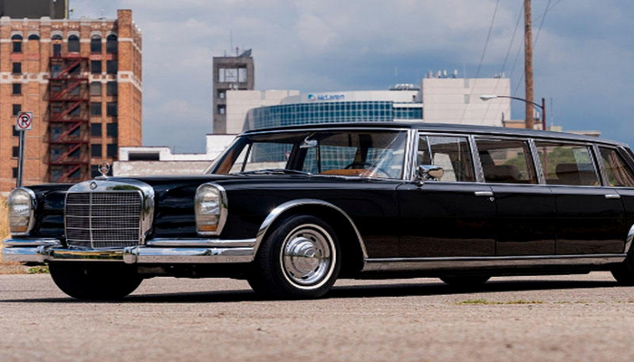 Çinin keçmiş xarici işlər nazirin limuzini 285 min dollara satışa çıxarıldı