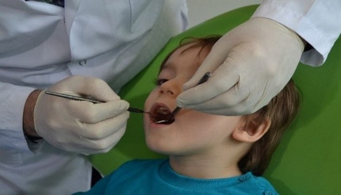 Çocuklarda veya bebeklerde diş temizliği nasıl olmalı? Çocuklarda diş çürüğünü önleyen yöntemler