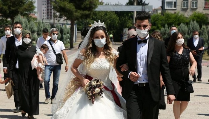 Covid-19 günlerinde Türk düğünleri dünya basınında: Darbe vurdu