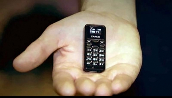 Dünyanın ən kiçik mobil telefonu təqdim edilib