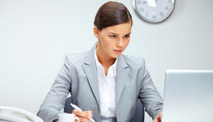 Kompüter arxasında iş zamanı qaməti düzəltməyə kömək edən sayt yaradılıb