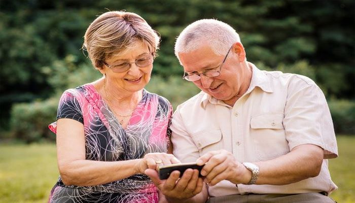 Достаточно смартфона. Как новое приложение облегчает жизнь пенсионеров