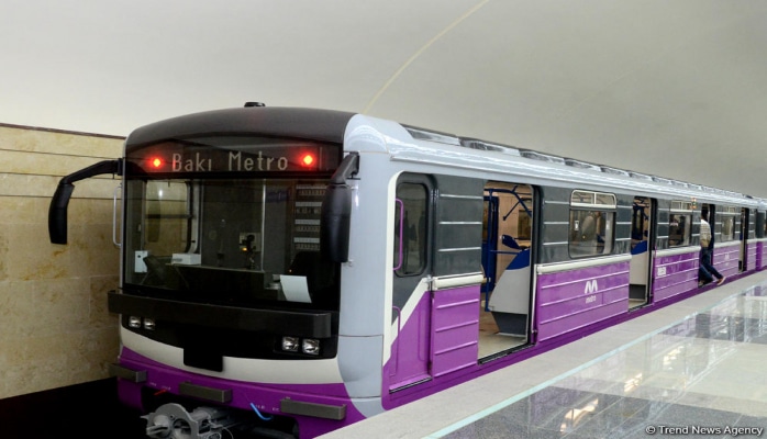 В бакинском метро в движении поездов возникла задержка