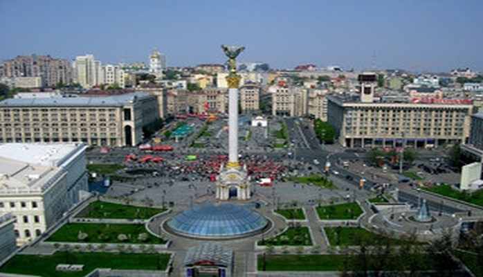 Kiyevdə Müslüm Maqomayevin adını daşıyacaq parkın açılışı olacaq