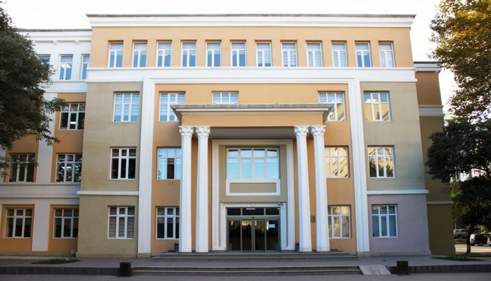 Əlli yaşlı fakültə