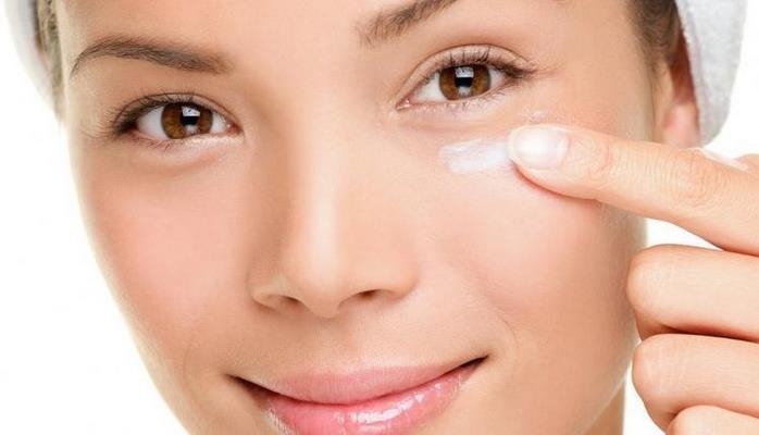 Gözaltı ləkələr üçün maska