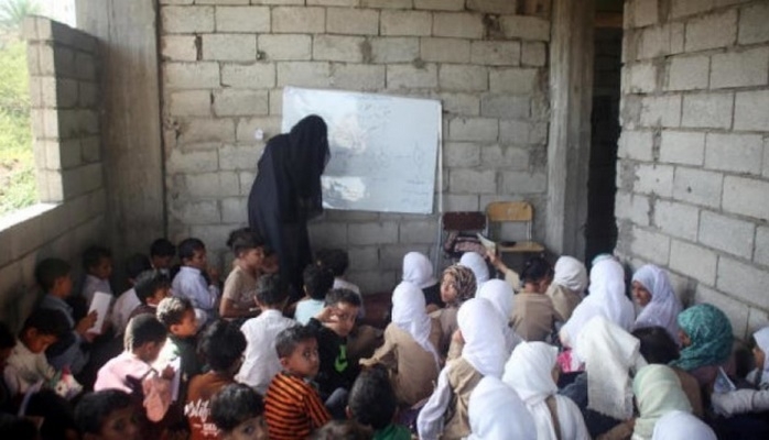 В Йемене учитель устроил в своем доме школу для 700 учеников