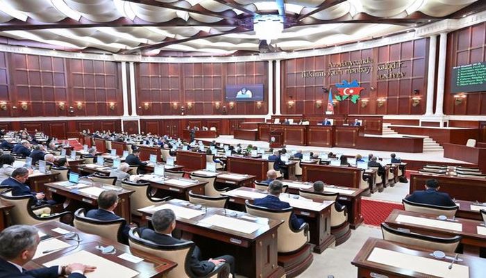 Daha bir deputat səlahiyyətini itirir: Parlamentdə boş qalan yerlər 10-a çatır