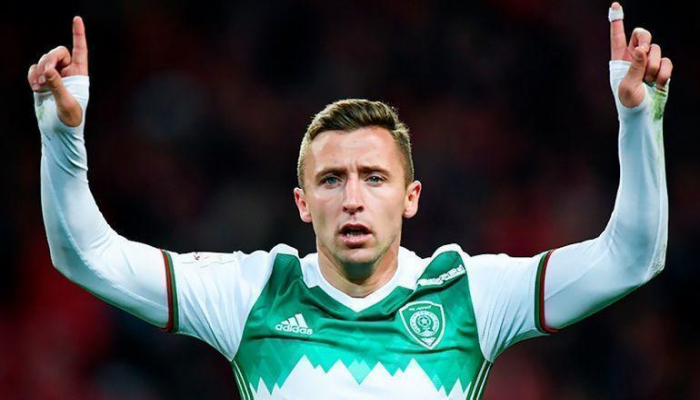 Futbolçu bir qola görə avtomobil qazandı