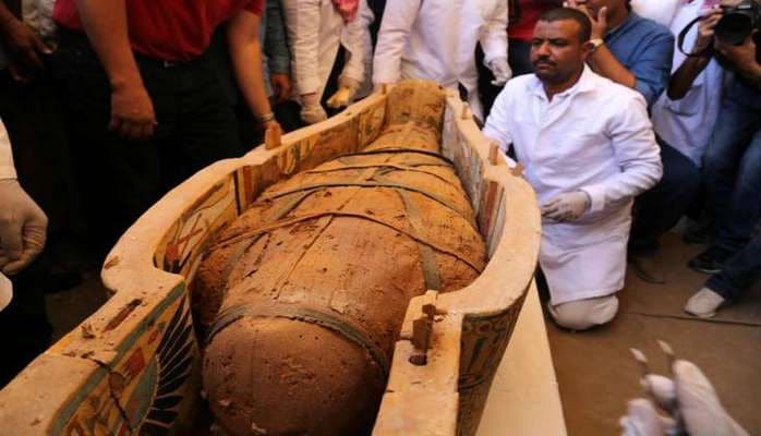 Misirdə yaşı 3 min olan 30 mumiya tapılıb