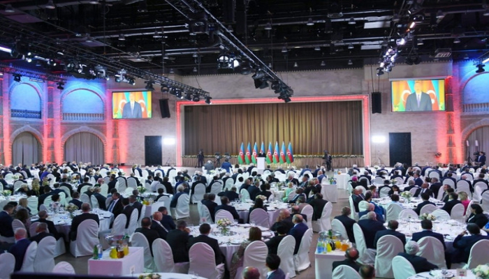 Prezident İlham Əliyev: 'Xalq Cümhuriyyətinin qurucularının xatirəsi bizim qəlbimizdə yaşayır'