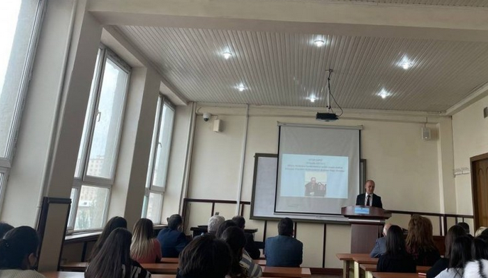 Директор Президентской библиотеки провел мастер-класс в БГУ