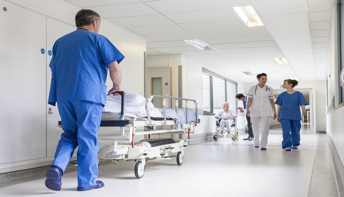 Donald Trampın qardaşı xəstəxanaya yerləşdirilib