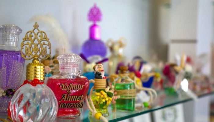 Düğünlerin yeni trendi: Hijyenik davetiye ve kolonyadan nikah şekeri