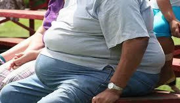 Ученые: Мужчины с высшим образованием чаще страдают ожирением