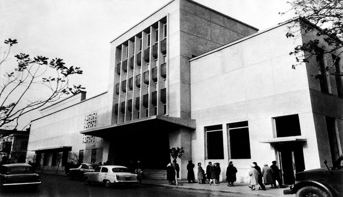 Русский драматический театр им. С.Вургуна в Баку: история и судьба